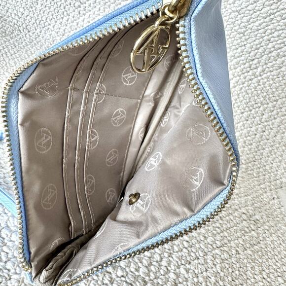 Adrienne Vittadini Studio Baby Blue Wristlet Mini Traveling Bag 8.5in x 5.5in - Picture 10 of 16